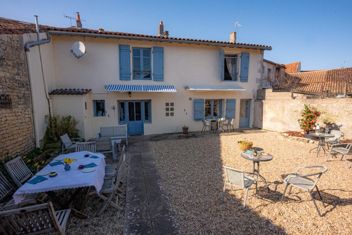 Spring sun and afternoon tea on the terrace - Image credit Edward Brown Photography ©2026